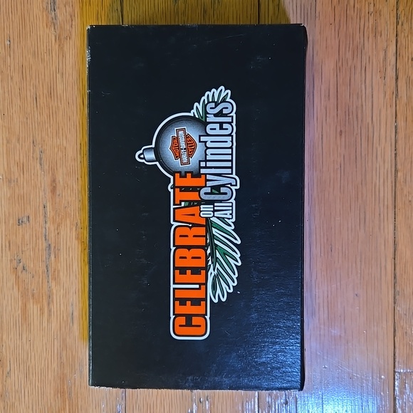 HARLEY DAVIDSON 2001 Season's Greetings Celebrate On All Cylinders Pewter Orname - Picture 9 of 10